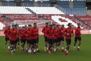Calentamiento en el Estadio sin Tino ni Fran.