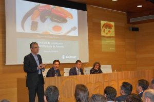Roberto García Torrente, en la presentación ayer del informe de campaña de Cajamar ante doscientos profesionales.