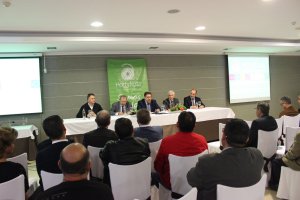 El consejero de Agricultura asistió a la asamblea