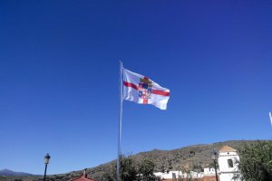 Izado de la nueva bandera de la provincia el 21 de octubre. Foto: Julio Picón López