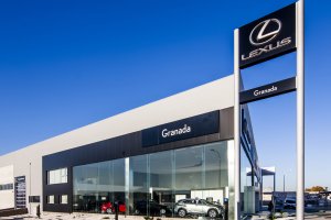 La marca premium de vehículos híbridos que más vende en el mundo tiene presencia en Granada.