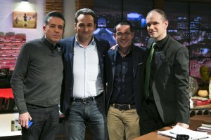 En el plató de Cuarto Milenio, Aldo Linares, Íker Jiménez, Alberto Cerezuela y Francisco Pérez Caballero, durante la grabación del espacio que se e