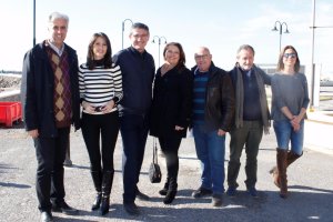 Carmen Crespo con el alcalde y concejales de Adra