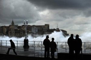 Se esperan vientos de hasta 100 kilómetros por hora.