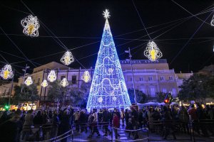 Iluminación navideña en la Puerta Purchena y el Paseo de Almería.. La voz