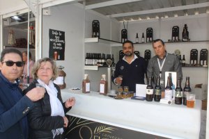 Carlos Javier Martínez Fernández y Raúl Romero Vicente, de Cervezas Origen y licor Mal de Ojo.