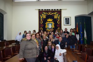 Alumnos de los centros de adultos visitan el Ayuntamiento.