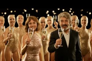 Michelle Jenner y Ricardo Darín protagonizan este año el anuncio.