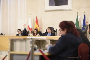 Mesa presidencial del plenario durante la aprobación de un punto