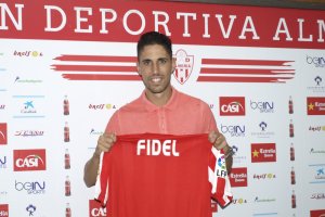 Fidel en su puesta de largo como fichaje estrella del Almería.