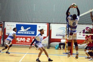 Michelin Mintonette se medía a un viejo amigo.