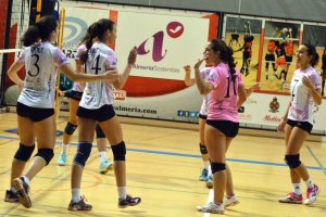 Las almerienses se abonan al triunfo.