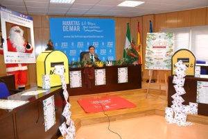 Carmona,  presentando la segunda edición de Tu llenas las calles de Navidad.