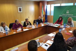 Reunión de la consejera con los sindicatos, ayer.