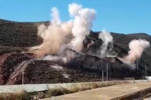 Voladura junto a la carretera A-358