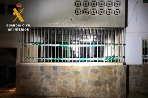 Edificio que se incendió ayer martes.