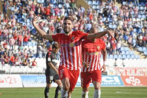 Antonio Puertas celebrando un gol con el Almería.