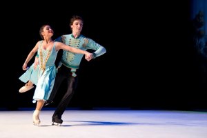 Actuación del Ballet de Moscú sobre hielo.