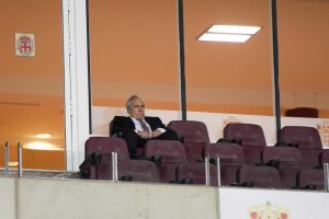 La soledad de Alfonso García en el palco.