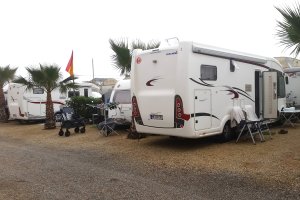 Caravanas y autocaravanas en el camping de Balerma durante uno de los días de este periodo navideño.