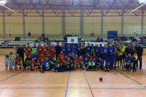 La gran familia del balonmano almeriense no faltó a la cita.