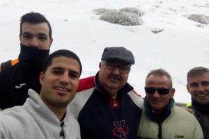 Una imagen junto a la nieve.