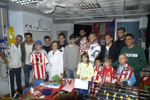Los niños alucinaron con los futbolistas del Almería.