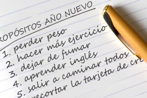Las listas de nuevos propósitos son una tradición más de las fiestas.