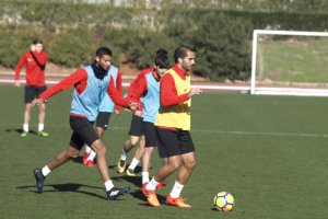 Verza con sus compañeros.