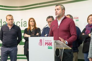 Rueda de prensa ofrecida ayer en Almería por los dirigentes socialistas.