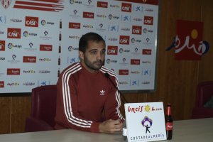 Verza en rueda de prensa.