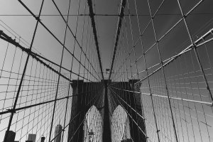 El Puente de Brooklyn, uno de los iconos de Nueva York, en una de las fotografías de Natalia Lorca Ruiz.