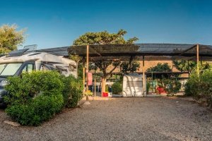 Zona de caravanas del Camping de Los Escullos en Cabo de Gata.
