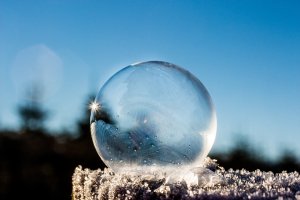 La localidad registra una temperatura media de 50 grados bajo cero en invierno.
