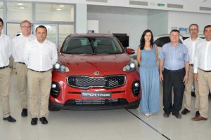 Presentación en Automóviles ROBE.