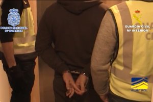 Arresto y registro durante la operación