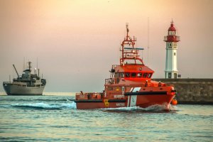 Imagen de archivo de la guardamar durante una reciente actuación en aguas almerienses.