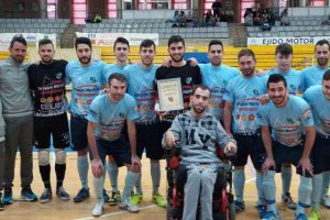 Los ejidenses posan antes de comenzar el partido.