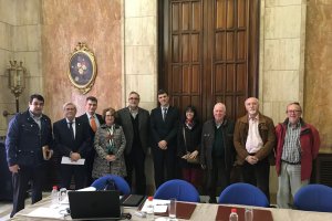 Foto antes de la reunión de la Mesa con el coordinador del Corredor Mediterráneo.
