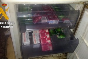 Congelador que escondía las cajetillas de tabaco.