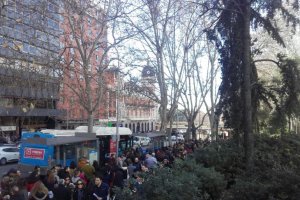 Imagen de Borja Quintana de la cola formada.