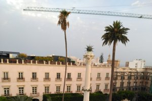 Vista aérea del Monumento a Los Coloraos en la Plaza Vieja.