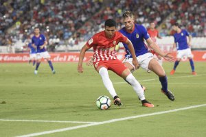Hicham en el partido ante el Oviedo.