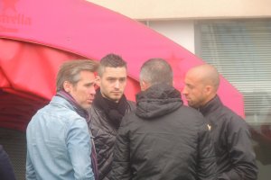 La imagen del día: el agente de Sulayman con Corona y Lucas.