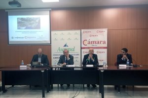 Los presidentes de Asempal y la Cámara, José Cano y Diego Martínez, junto al autor del estudio, David Uclés y el director territorial de Cajamar, Emi