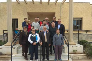 Alcalde, senadora y diputado durante la visita.