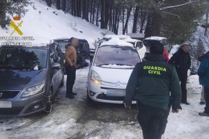 Imágenes del rescate de la Guardia Civil producido en Fiñana (Almería).