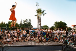 Irene Paz ofrece su espectáculo La madeja ante público de todas las edades en una foto de Luis Montero.