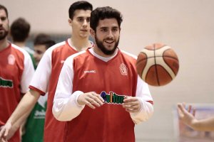 El jugador en la ronda de calentamiento.