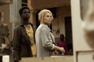 Iván Mendes junto a Belén Rueda en una escena del filme. (Foto: Manolo Pavón)